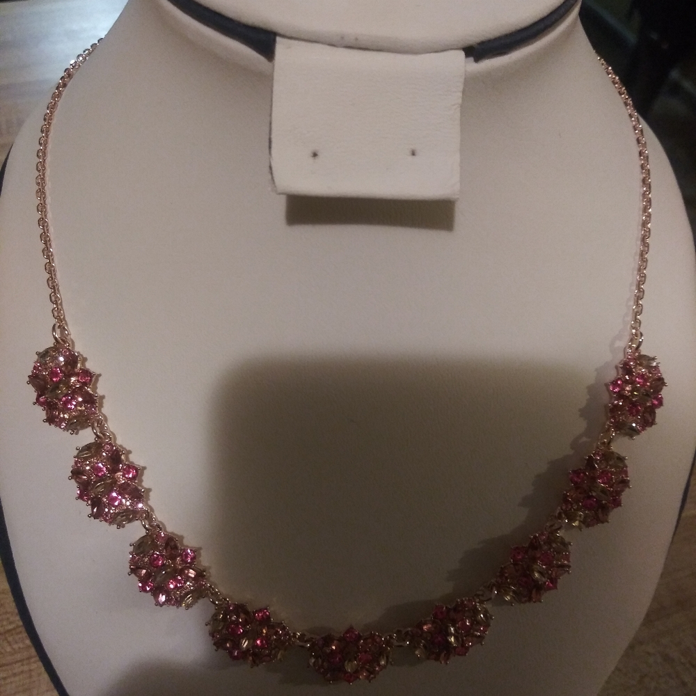 I.N.C NECKLACE gold tone